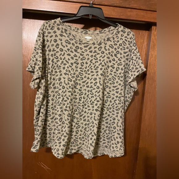 Light green leopard tee shirt - Picture 1 of 3